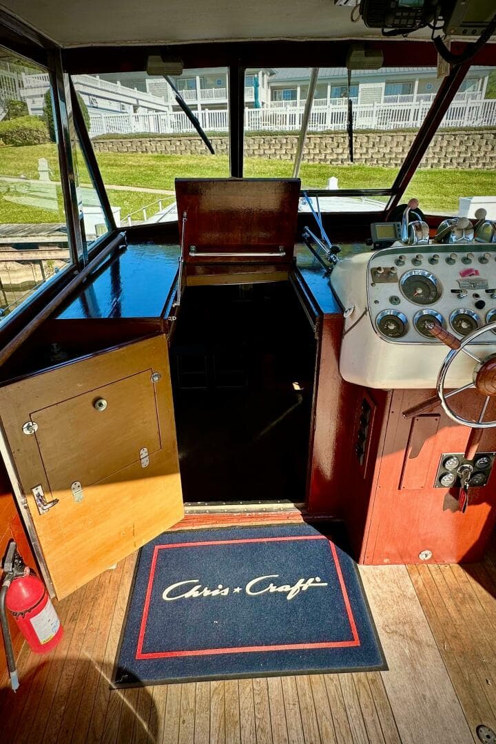 1960 Chris-Craft 45 Constellation — photo 13