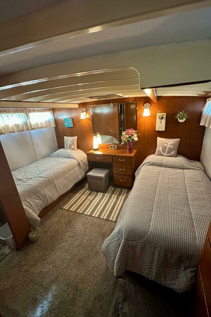 1960 Chris-Craft 45 Constellation — photo 29