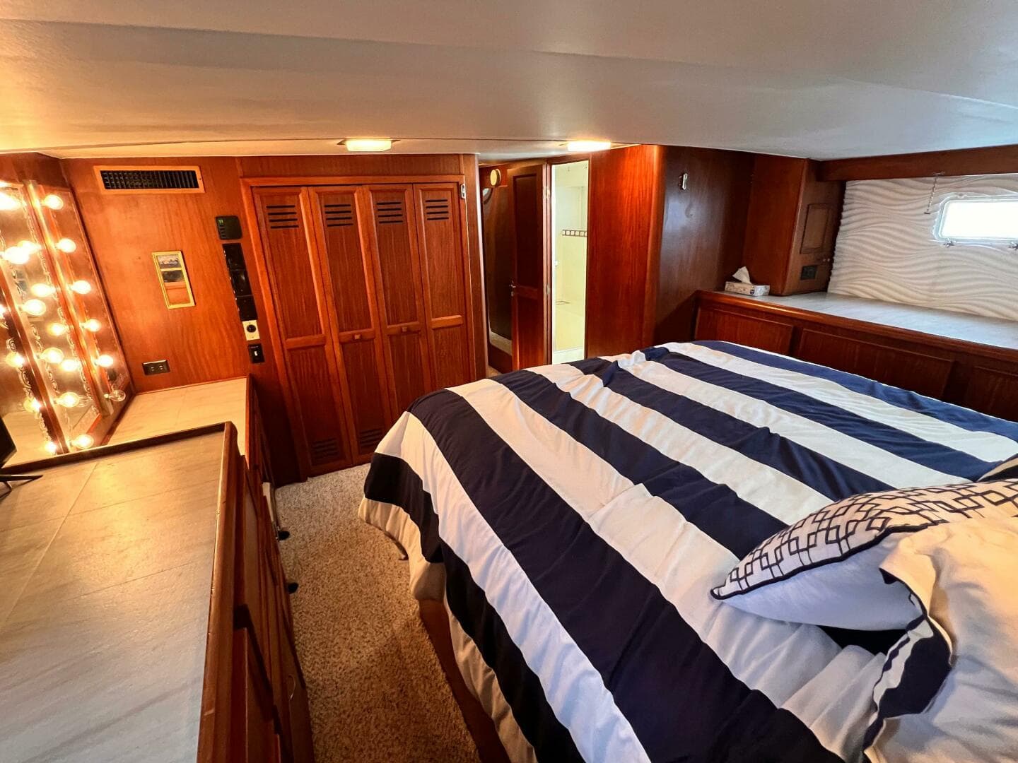 1980 Hatteras 58 — photo 52