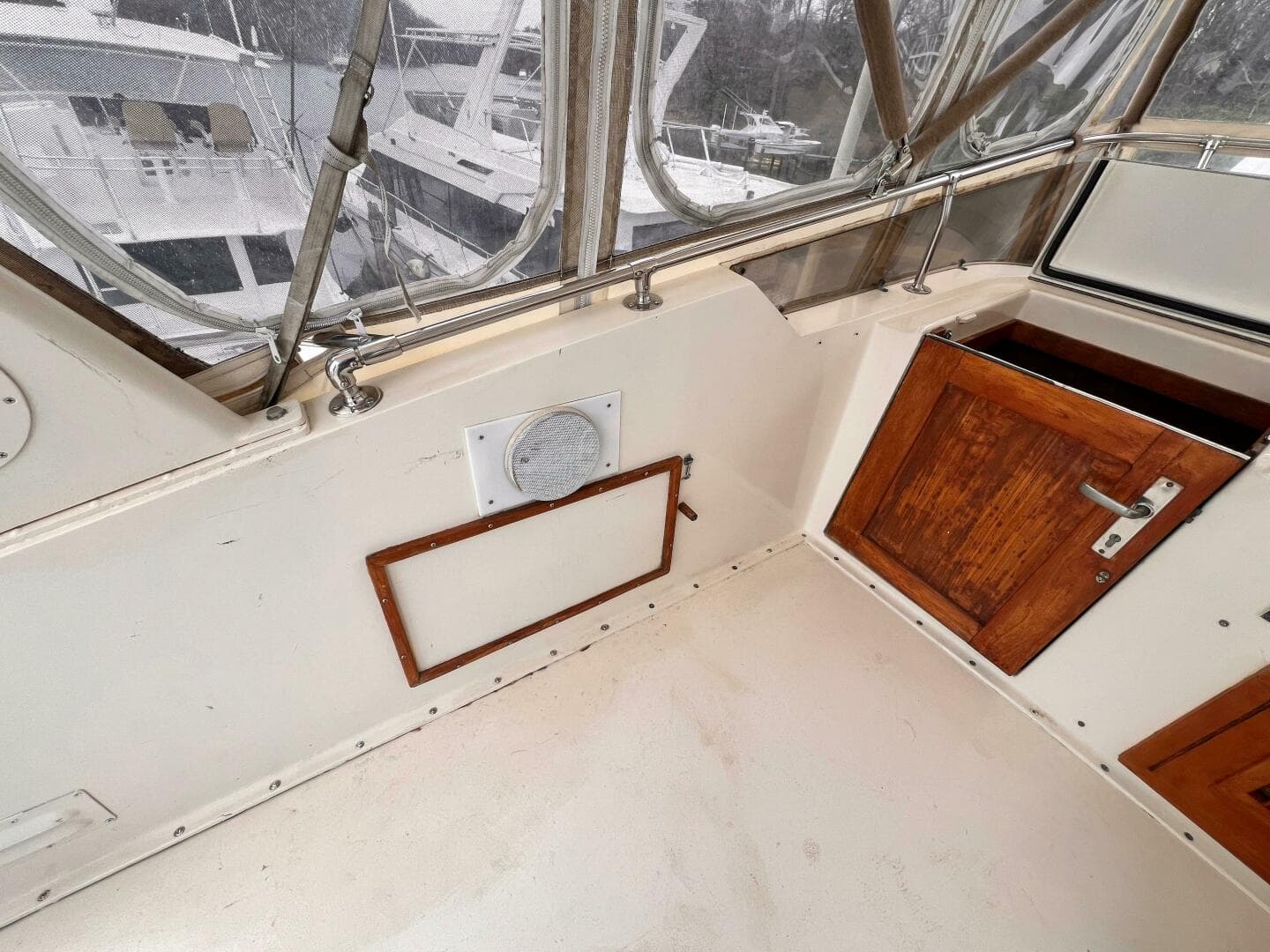 1980 Hatteras 58 — photo 93