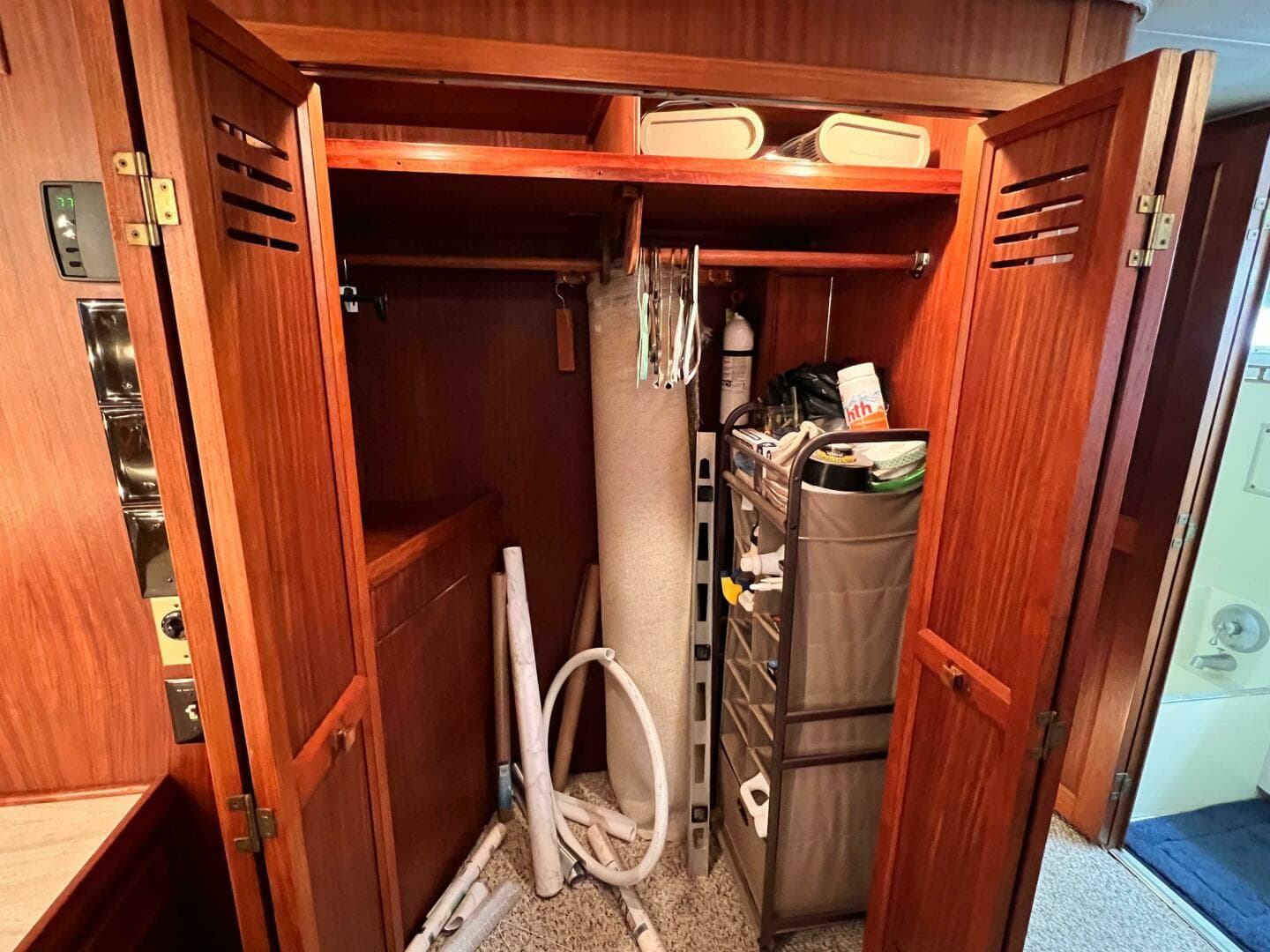 1980 Hatteras 58 — photo 54