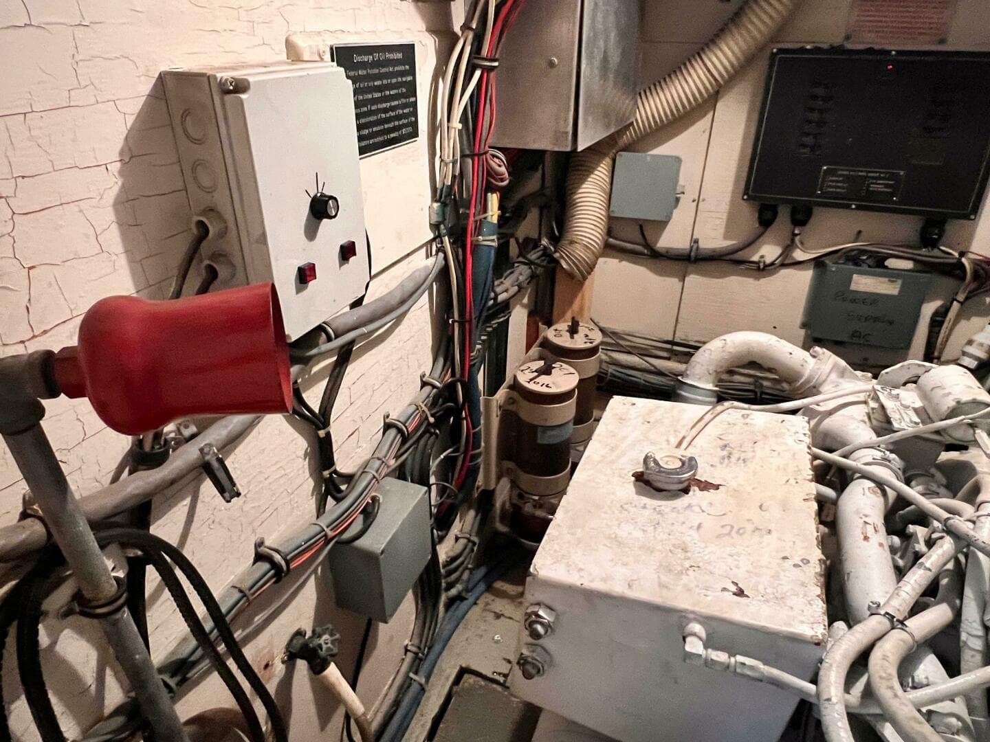 1980 Hatteras 58 — photo 39