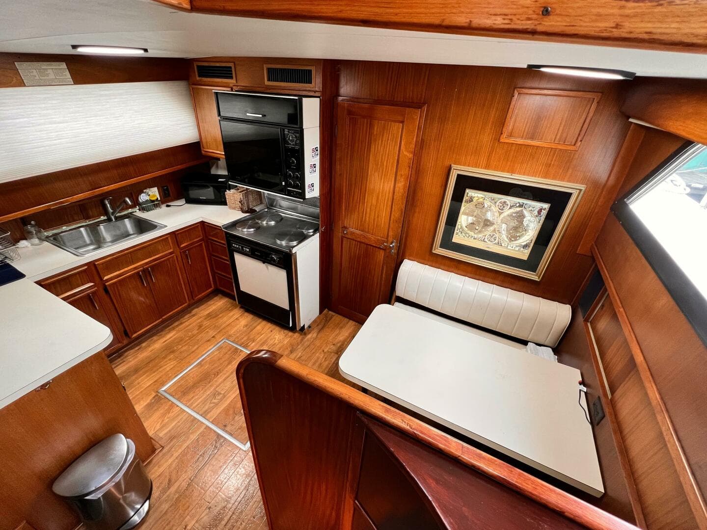 1980 Hatteras 58 — photo 24