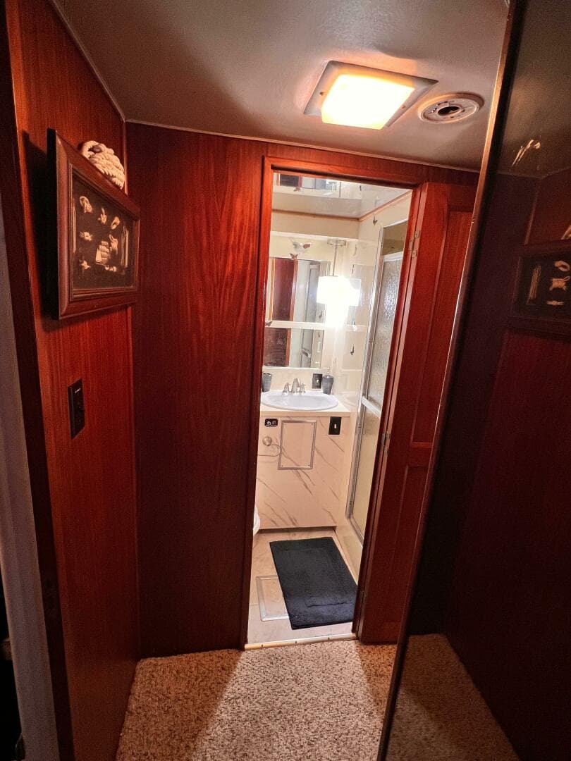 1980 Hatteras 58 — photo 46