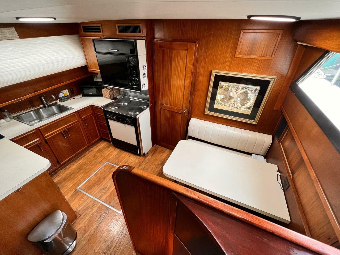 1980 Hatteras 58 — photo 25