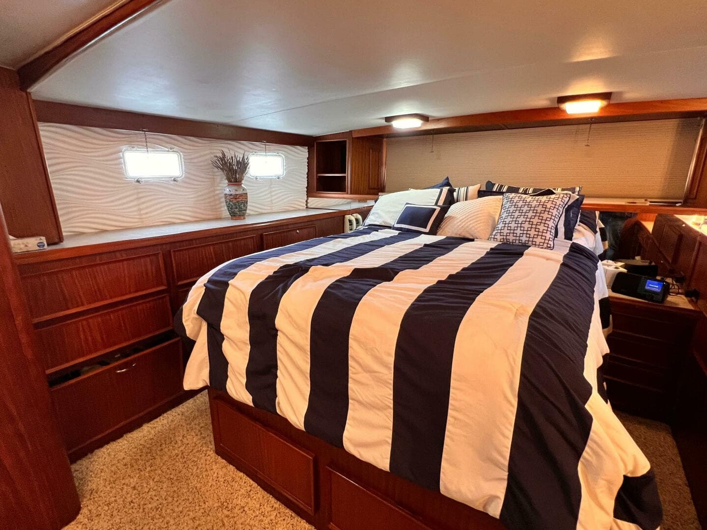 1980 Hatteras 58 — photo 55