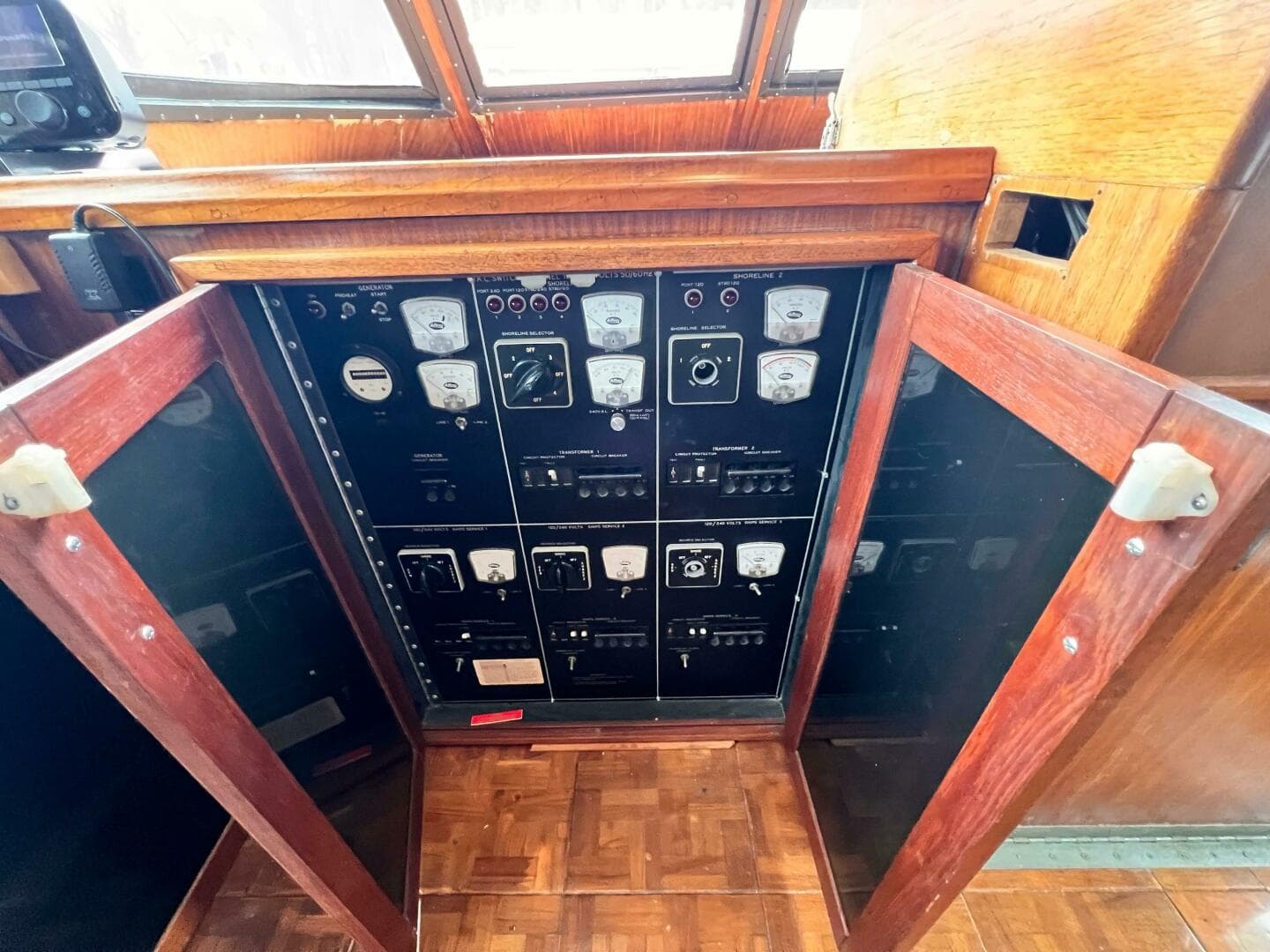 1980 Hatteras 58 — photo 7