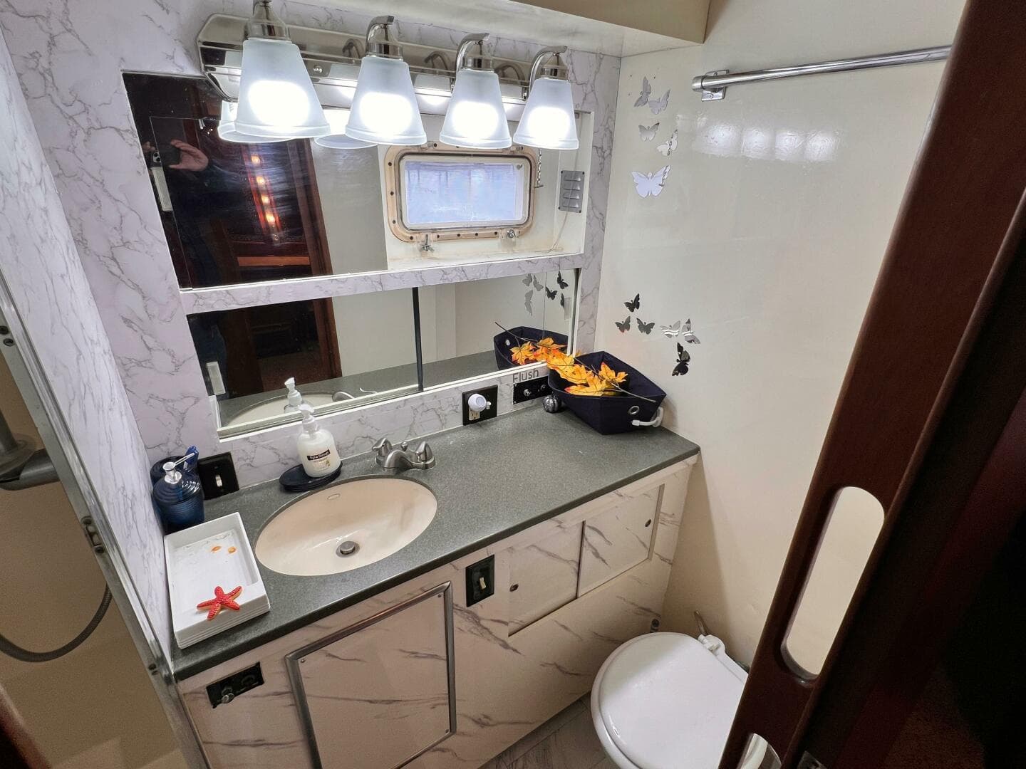 1980 Hatteras 58 — photo 57