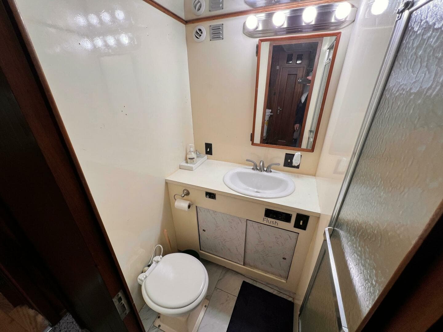 1980 Hatteras 58 — photo 31