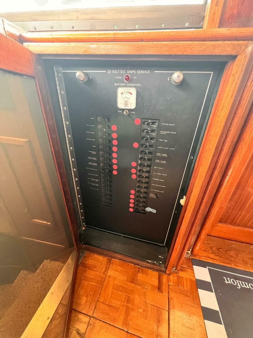 1980 Hatteras 58 — photo 9