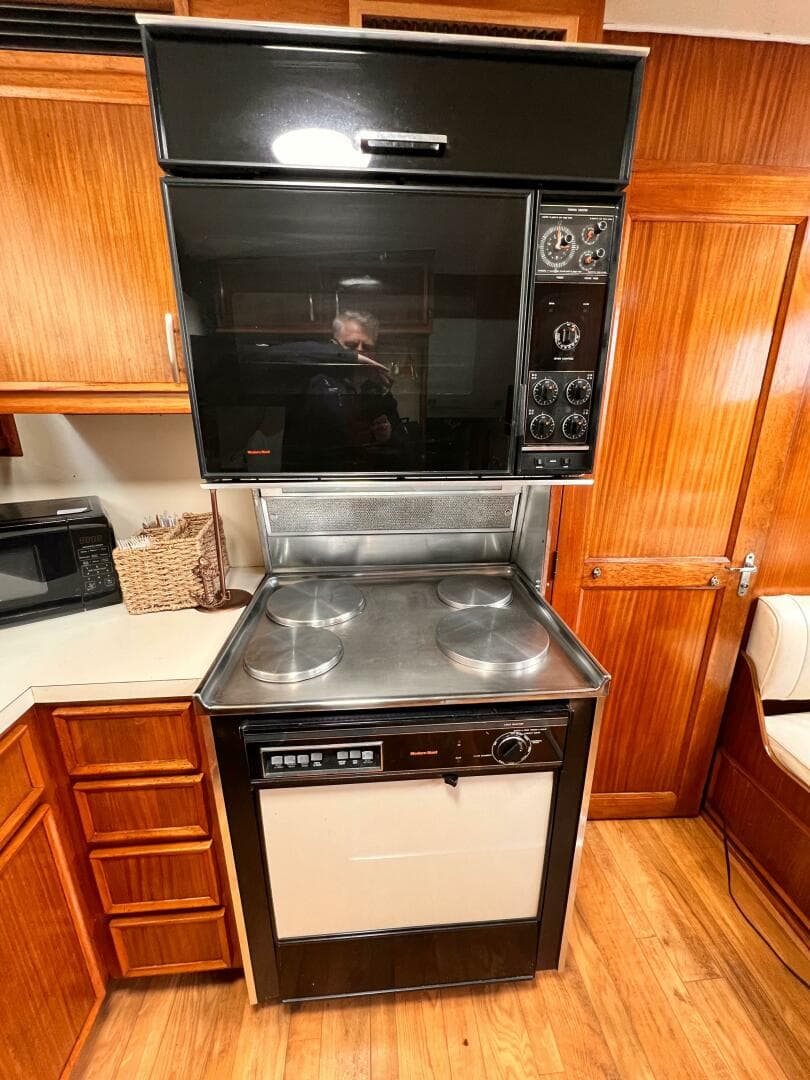 1980 Hatteras 58 — photo 28