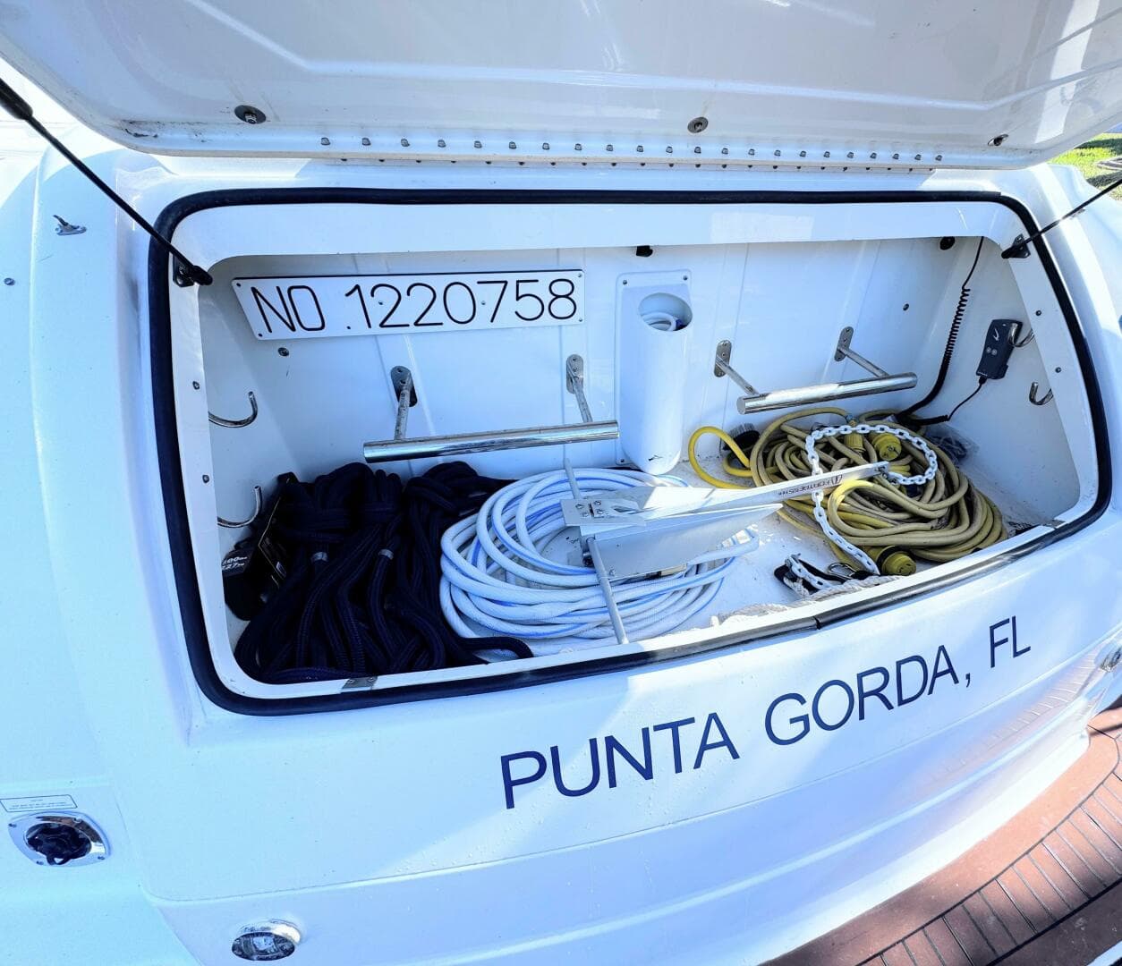 2008 Formula 45 Yacht — photo 18