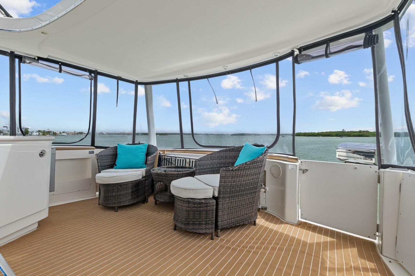 2002 Silverton 43 — photo 19