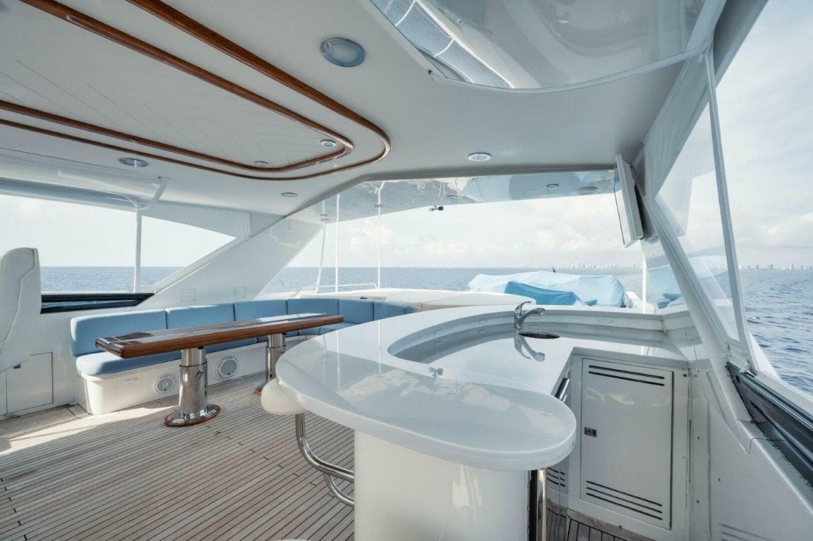 2001 Westport 112 Westport — photo 35