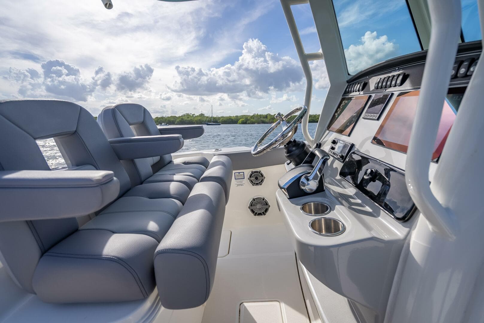2023 Boston Whaler 280 Outrage — photo 52