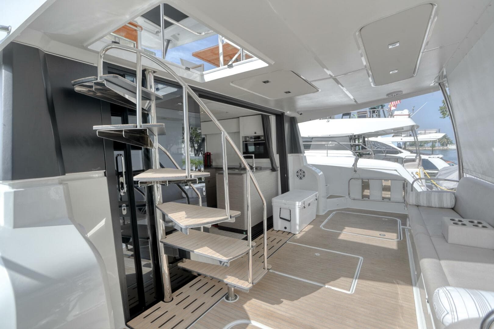 2022 Fountaine Pajot My 6 — photo 18