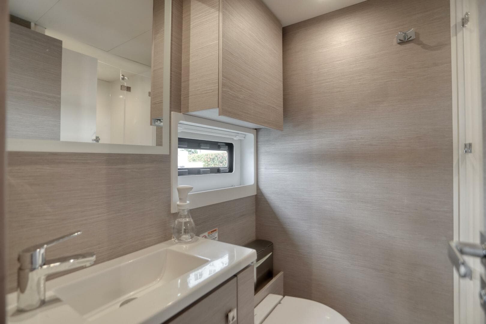 2022 Fountaine Pajot My 6 — photo 113