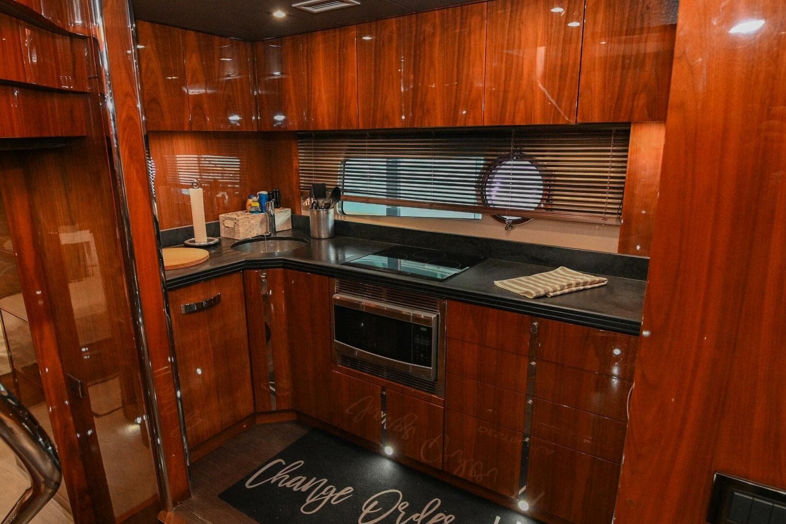 2015 Sunseeker Predator 68 — photo 8