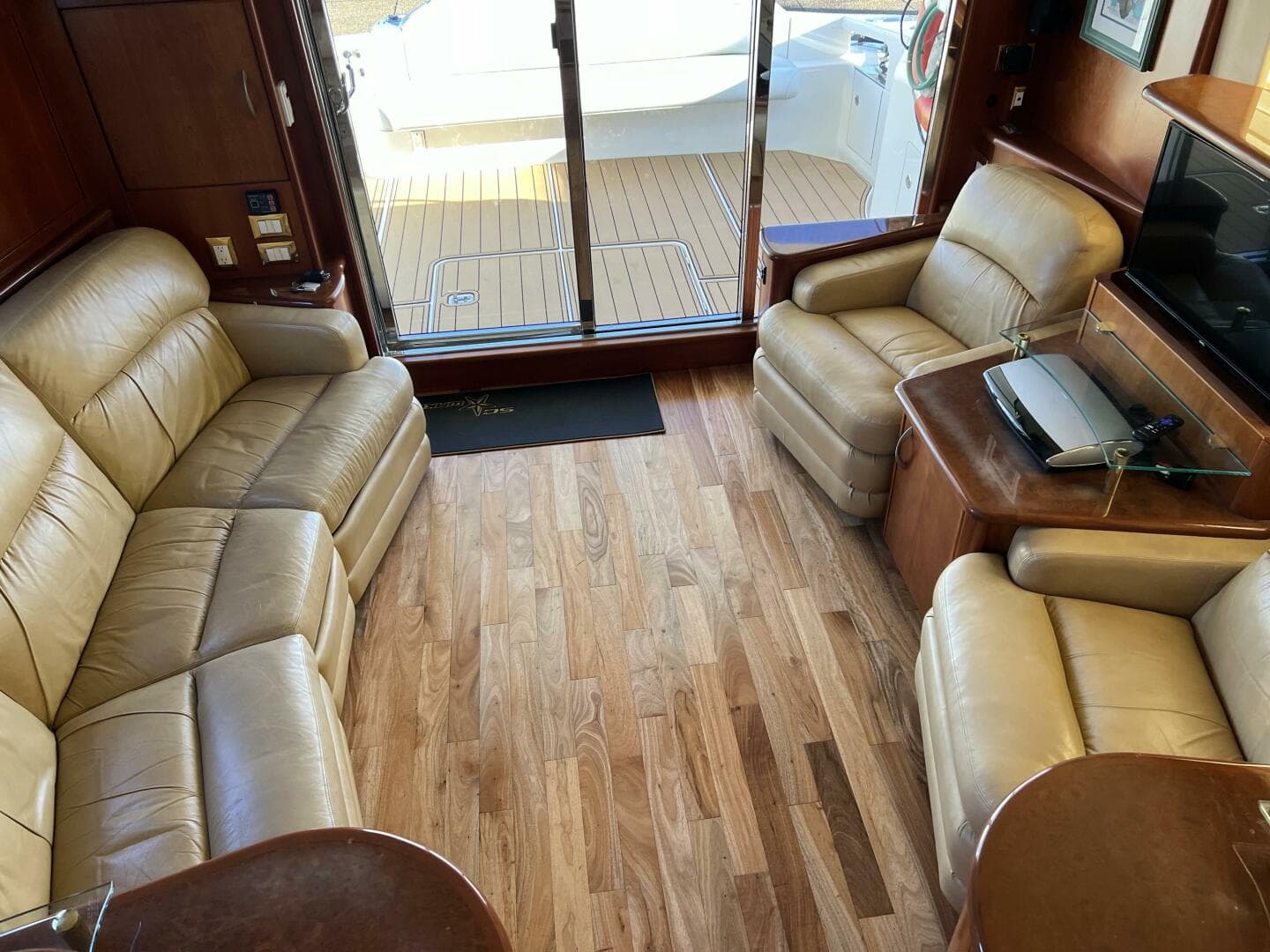 2008 Ovation 52 — photo 36