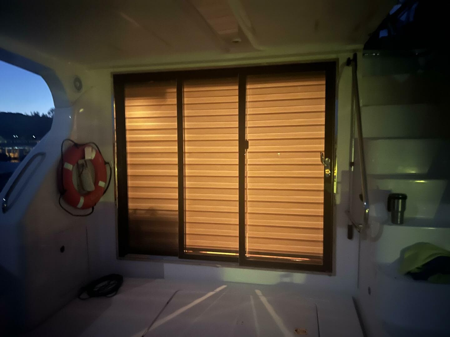 2008 Ovation 52 — photo 39