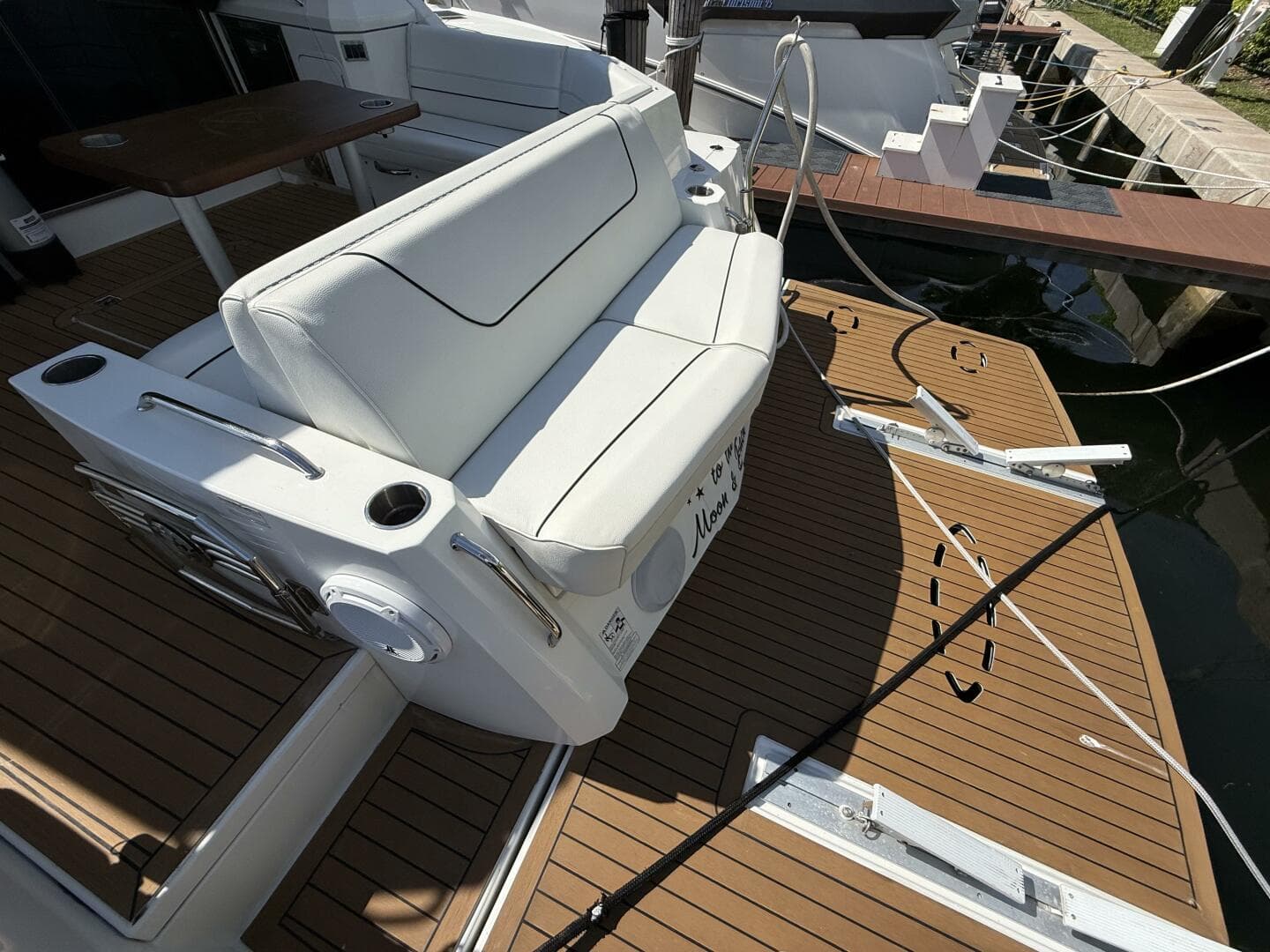 2014 Cruisers Yachts 45 Cantius — photo 43