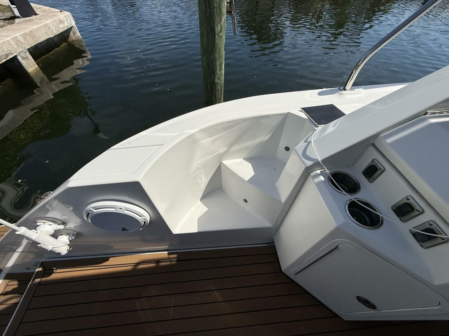 2014 Cruisers Yachts 45 Cantius — photo 38