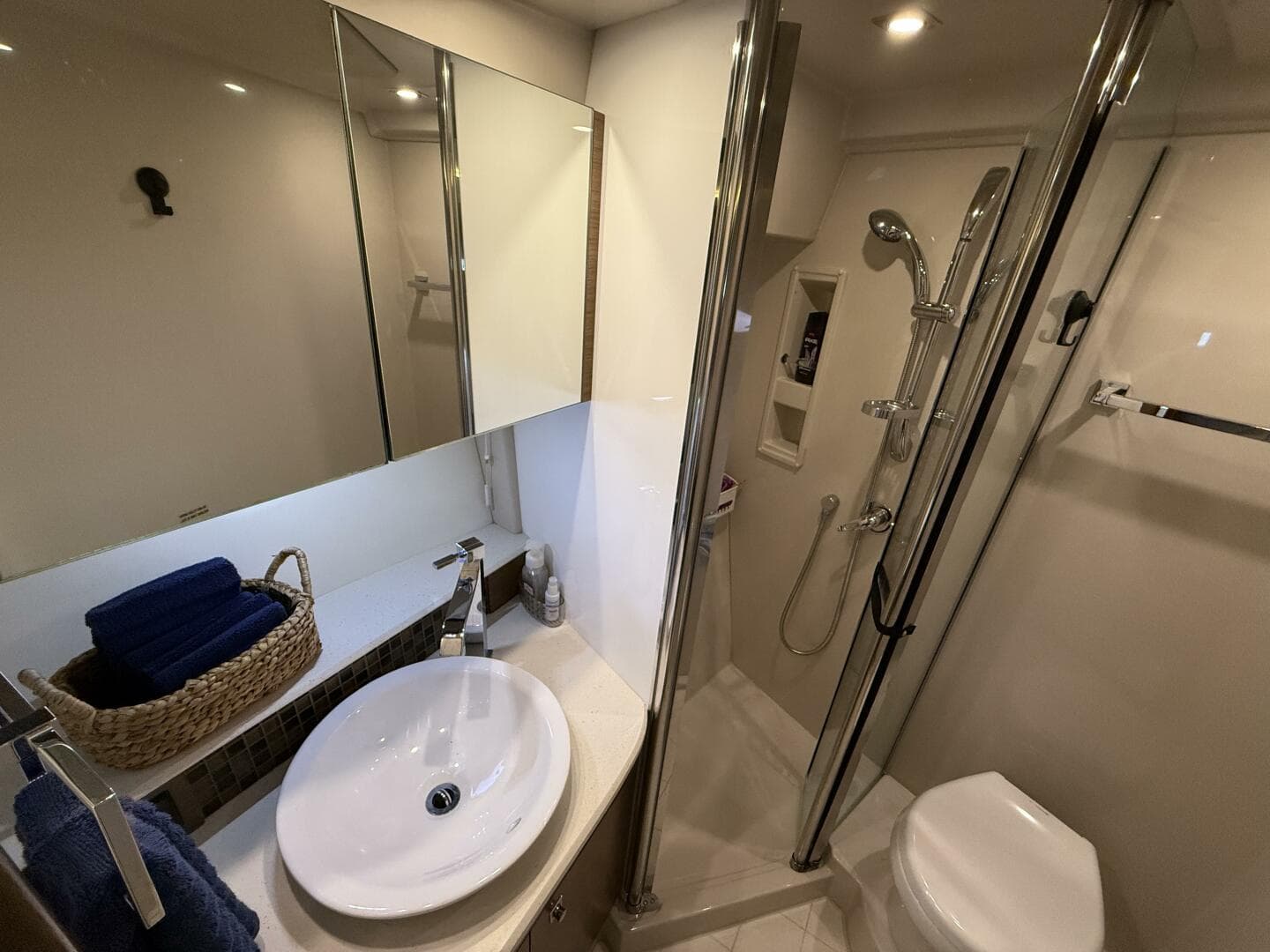 2014 Cruisers Yachts 45 Cantius — photo 25