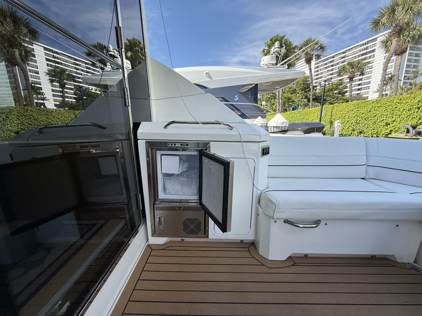 2014 Cruisers Yachts 45 Cantius — photo 34