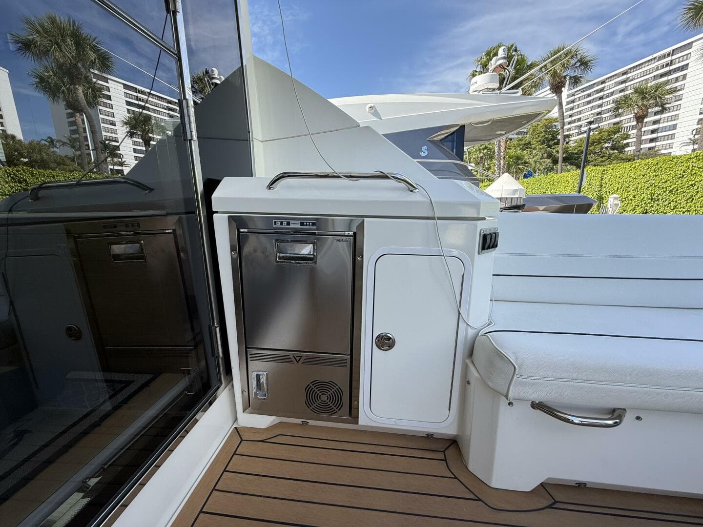 2014 Cruisers Yachts 45 Cantius — photo 33