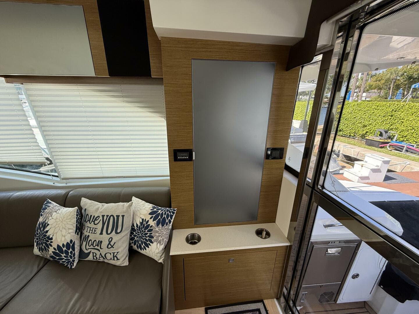 2014 Cruisers Yachts 45 Cantius — photo 12