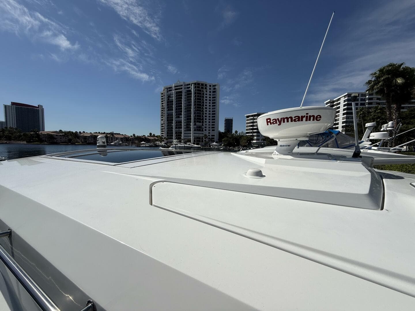 2014 Cruisers Yachts 45 Cantius — photo 47