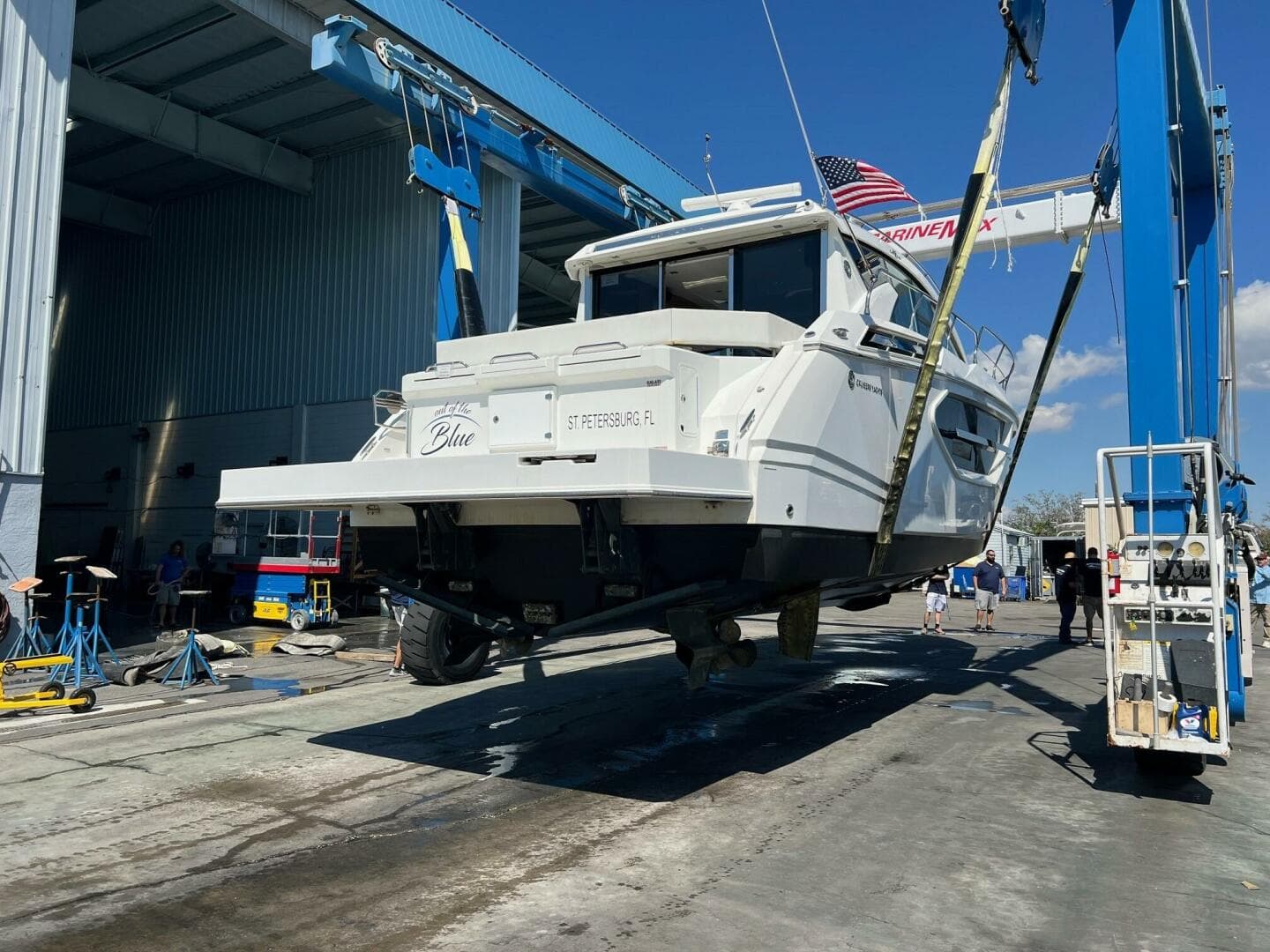 2018 Cruisers Yachts 42 Cantius — photo 3