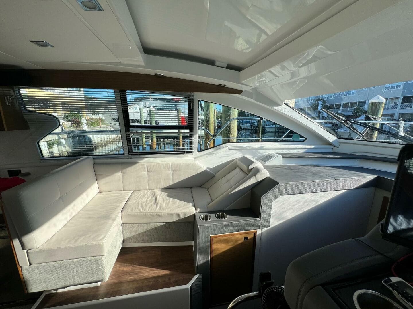 2018 Cruisers Yachts 42 Cantius — photo 15