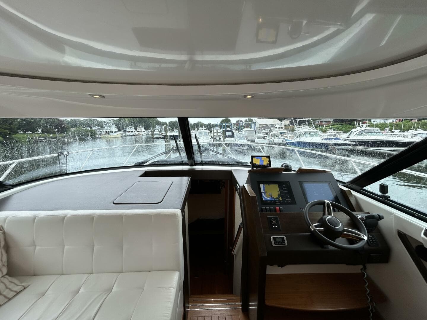 2015 Tiara Yachts C44 Coupe — photo 12