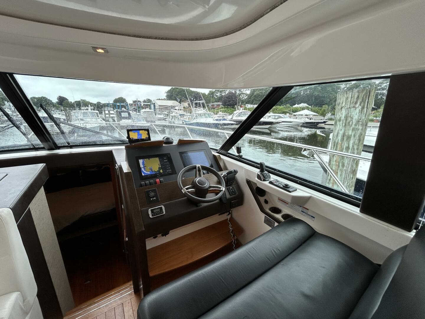 2015 Tiara Yachts C44 Coupe — photo 13