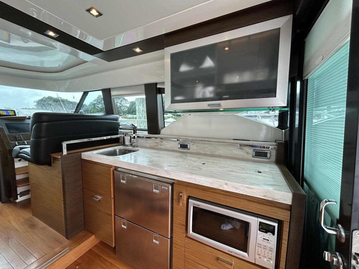 2015 Tiara Yachts C44 Coupe — photo 9