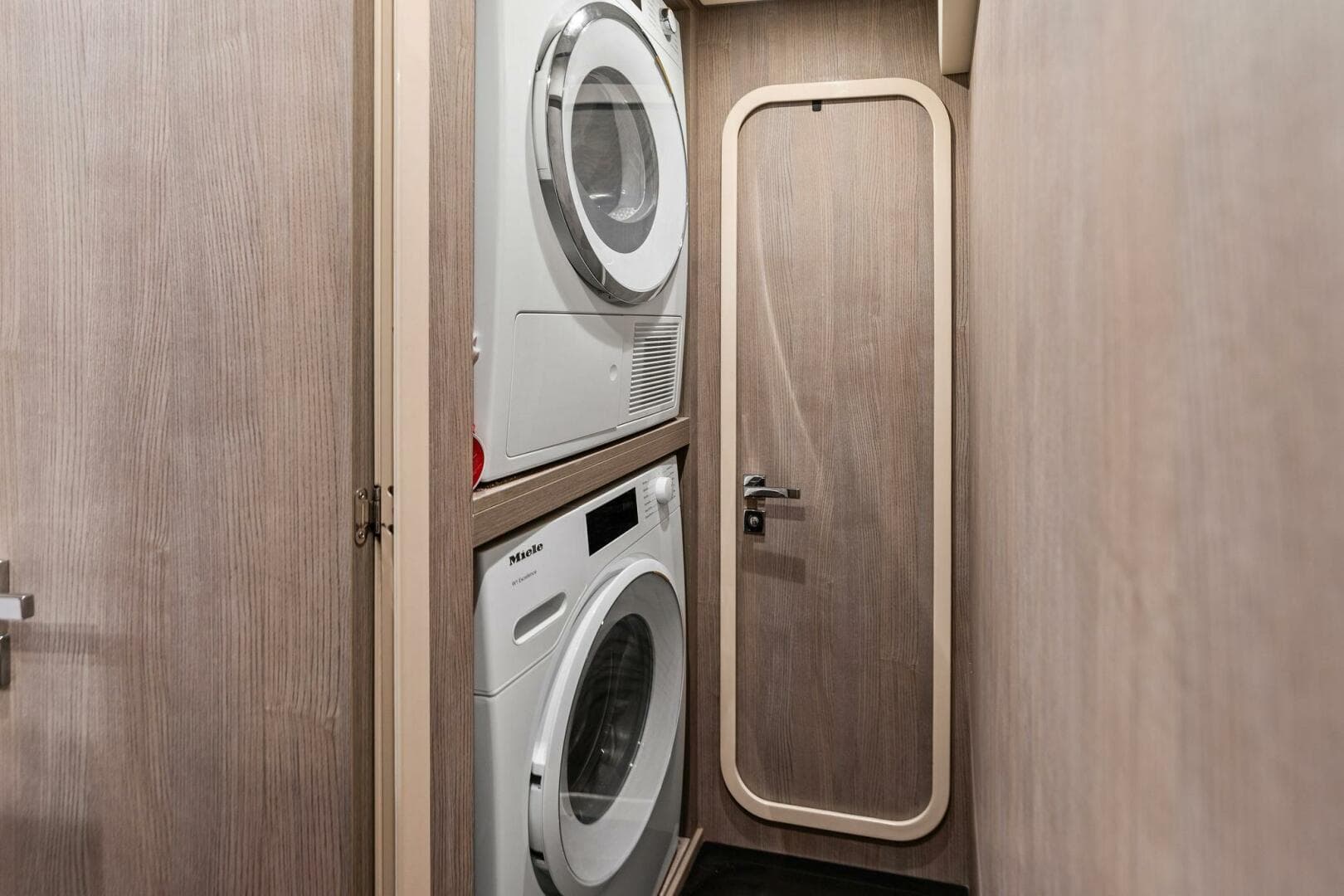 2024 Azimut S8 — photo 61