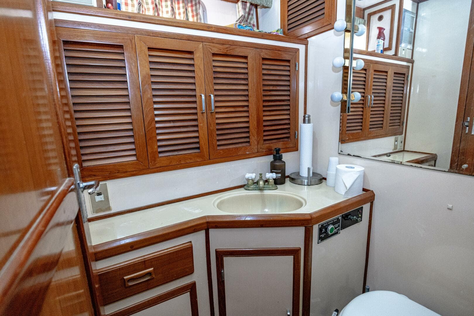 1987 Jefferson Marquessa — photo 31