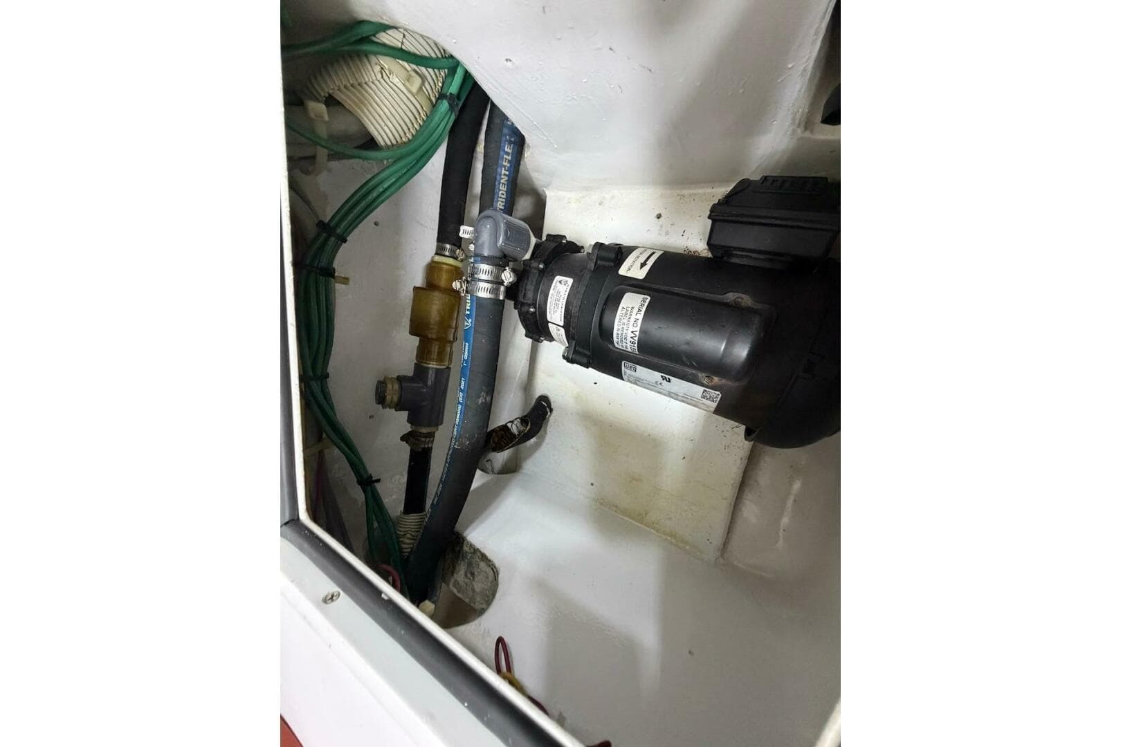 2004 Viking 56 Convertible — photo 41