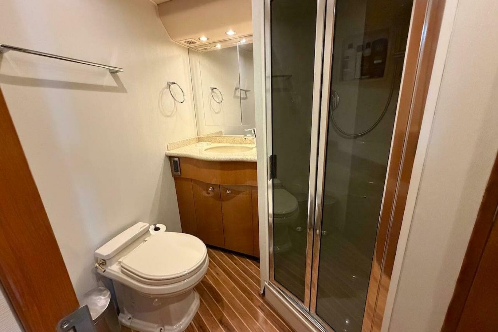 2004 Viking 56 Convertible — photo 29