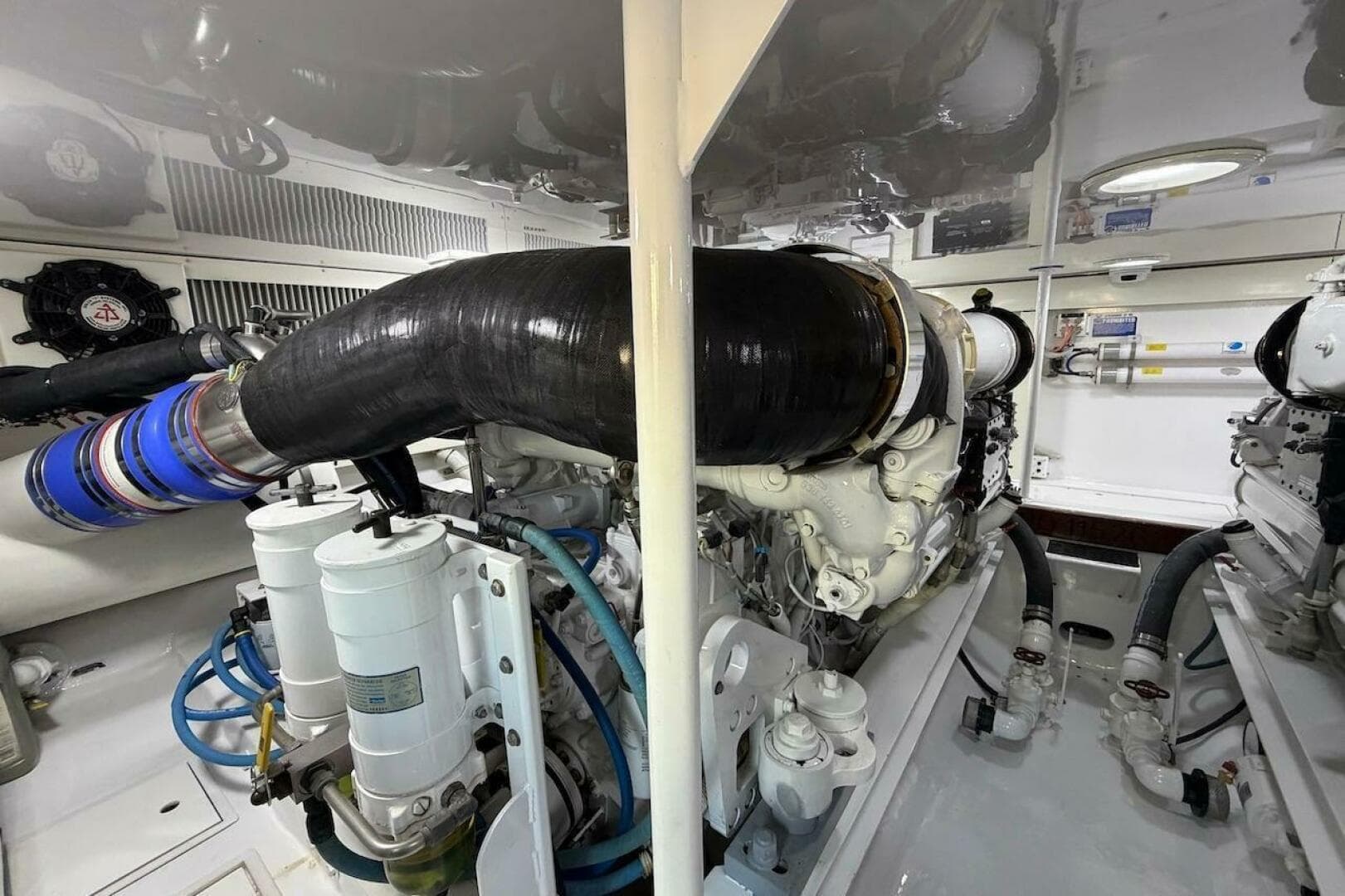 2004 Viking 56 Convertible — photo 33