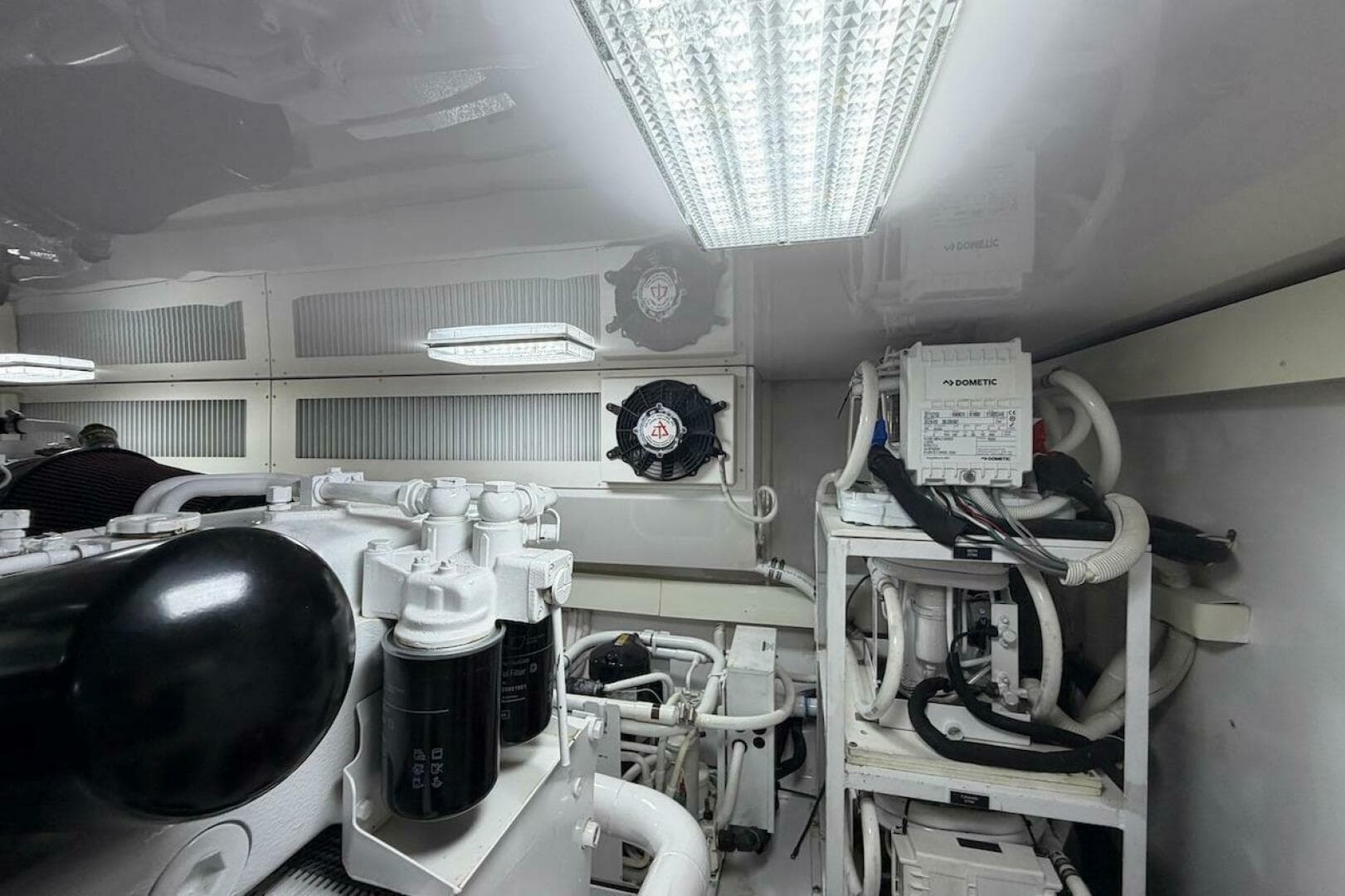 2004 Viking 56 Convertible — photo 40