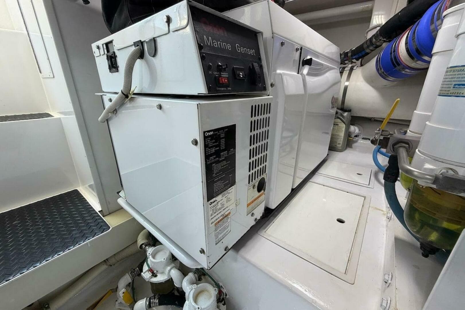 2004 Viking 56 Convertible — photo 46