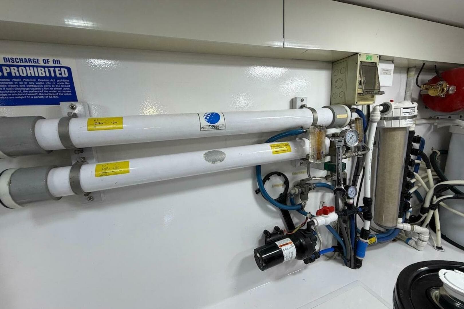 2004 Viking 56 Convertible — photo 39