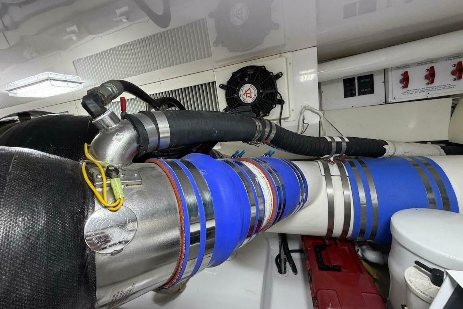 2004 Viking 56 Convertible — photo 35