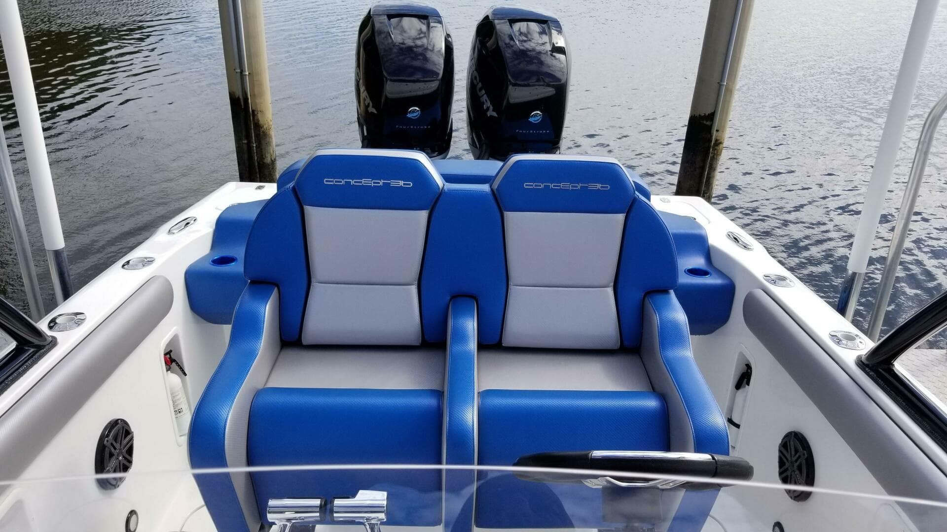 2014 Concept 36 CC — photo 2