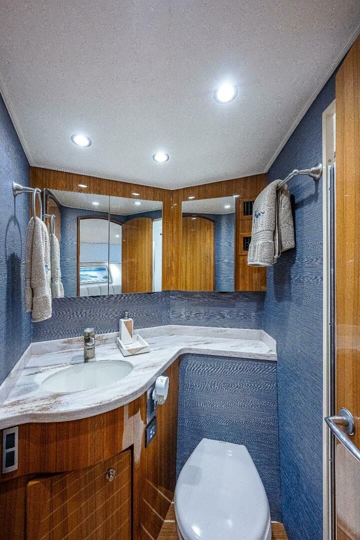 2021 Viking 44 Open — photo 11