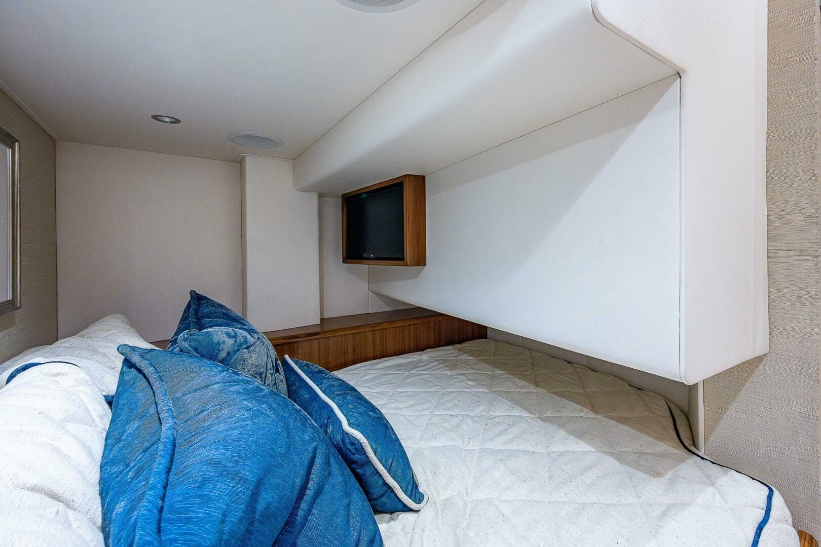 2021 Viking 44 Open — photo 13