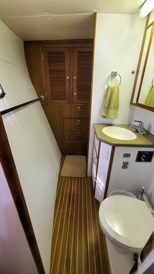 2012 Endeavour Catamaran — photo 31