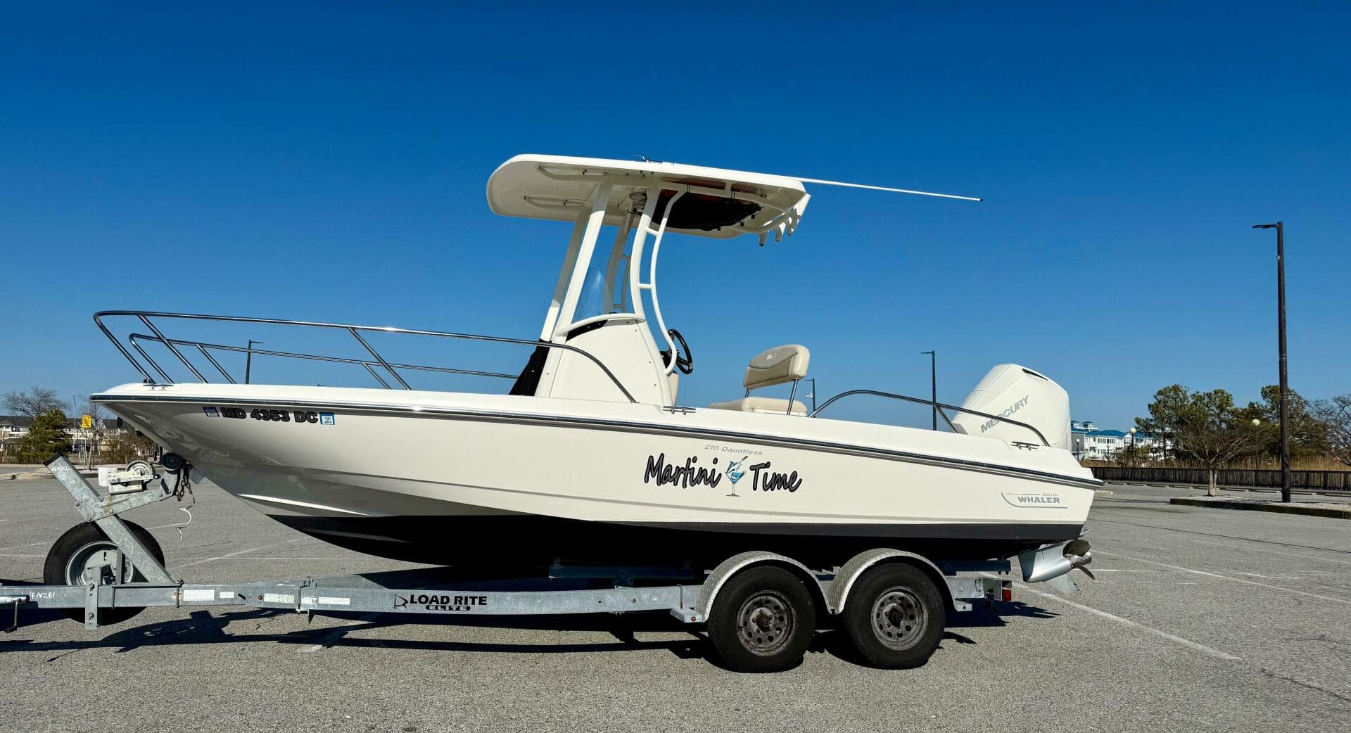 2020 Boston Whaler 210 Dauntless — photo 1